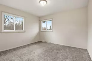 827 Park Ridge Dr, Eau Claire, WI 54703 - Photo 18