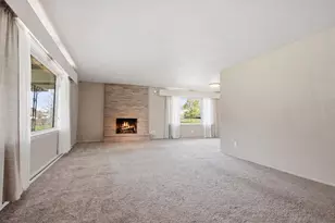 827 Park Ridge Dr, Eau Claire, WI 54703 - Photo 4