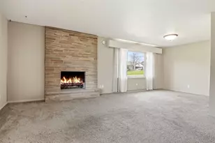 827 Park Ridge Dr, Eau Claire, WI 54703 - Photo 8