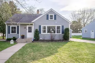 2728 Clark Pl, Eau Claire, WI 54701 - Photo 2
