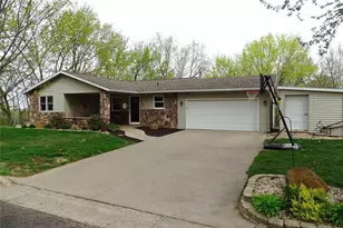 808 Goodrich St, Durand, WI 54736 - Photo 2