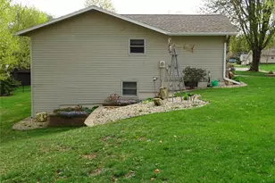 808 Goodrich St, Durand, WI 54736 - Photo 4