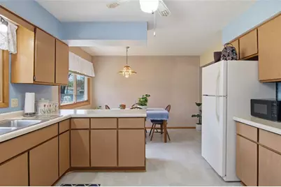 3147 Leslie Lane, Eau Claire, WI 54703 - Photo 6