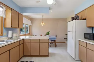 3147 Leslie Ln, Eau Claire, WI 54703 - Photo 6