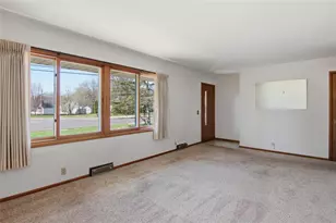 2824 Seymour Rd, Eau Claire, WI 54703 - Photo 4