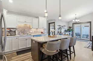 5642 Grn Pk Dr, Eau Claire, WI 54703 - Photo 8