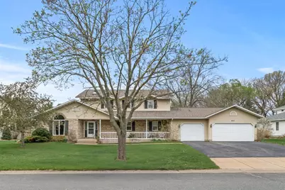 420 Southwood Court, Eau Claire, WI 54701 - Photo 2