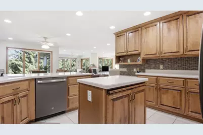 2530 E Princeton Avenue, Eau Claire, WI 54703 - Photo 12