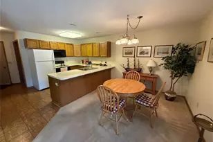 3137 Craig Rd, Eau Claire, WI 54701 - Photo 4