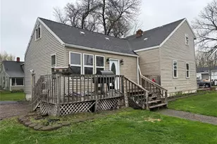 101 Thorp St, Thorp, WI 54771 - Photo 2