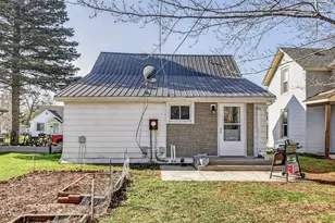 332 Dwight St, Chippewa Falls, WI 54729 - Photo 16