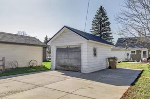 332 Dwight St, Chippewa Falls, WI 54729 - Photo 18