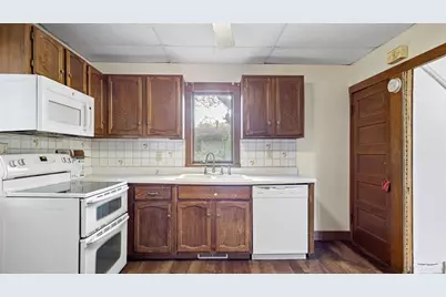 113 W Linden Street, Chippewa Falls, WI 54729 - Photo 8