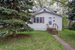 113 W Linden St, Chippewa Falls, WI 54729 - Photo 2