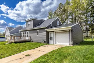 1031 Van Buren St, Black River Falls, WI 54615 - Photo 2