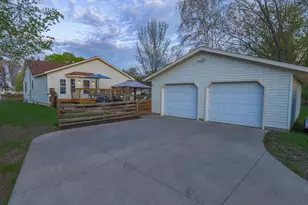 718 Maple St, Chippewa Falls, WI 54729 - Photo 4