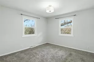 2921 LaSalle St, Eau Claire, WI 54703 - Photo 16