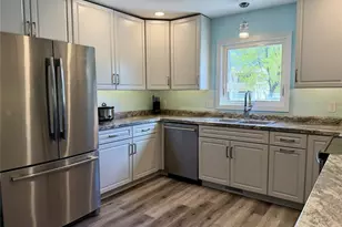 3214 Robin Rd, Eau Claire, WI 54703 - Photo 4