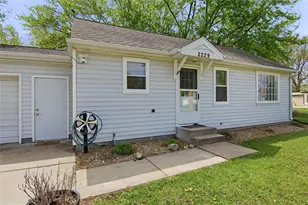 2229 Vine St, Eau Claire, WI 54703 - Photo 2