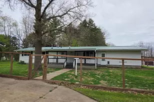 100 Locust St, Hixton, WI 54635 - Photo 4