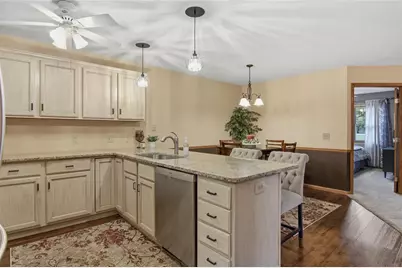 3219 Craig Road, Eau Claire, WI 54701 - Photo 4