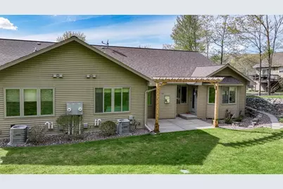 2621 Princeton Avenue, Eau Claire, WI 54703 - Photo 6
