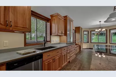 2621 E Princeton Avenue, Eau Claire, WI 54703 - Photo 6
