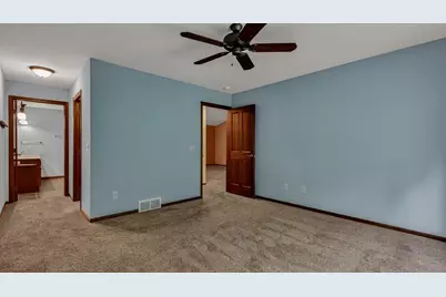2621 E Princeton Avenue, Eau Claire, WI 54703 - Photo 12