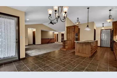 2621 E Princeton Avenue, Eau Claire, WI 54703 - Photo 8