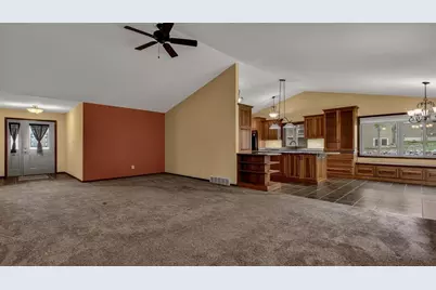 2621 E Princeton Avenue, Eau Claire, WI 54703 - Photo 2