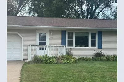 1220 Perry Street, Chippewa Falls, WI 54729 - Photo 4