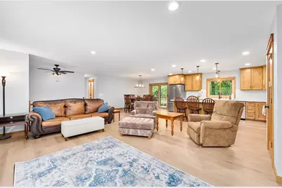 642 S 57th Avenue, Eau Claire, WI 54703 - Photo 8