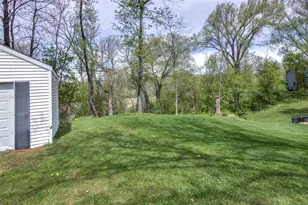 17685 Crestwood Ct, Galesville, WI 54630 - Photo 4