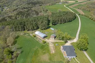 S3565 Rooster Ridge Ln, Fountain City, WI 54629 - Photo 2