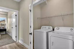 2322 1st St, Eau Claire, WI 54703 - Photo 22