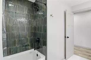 2210 Vine St, Eau Claire, WI 54703 - Photo 22