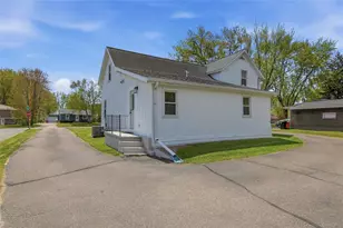 2210 Vine St, Eau Claire, WI 54703 - Photo 32
