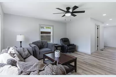 2210 Vine Street, Eau Claire, WI 54703 - Photo 4