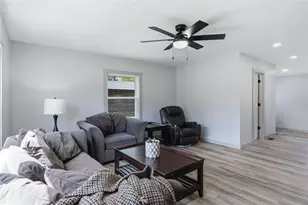 2210 Vine St, Eau Claire, WI 54703 - Photo 4
