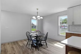 2210 Vine St, Eau Claire, WI 54703 - Photo 12