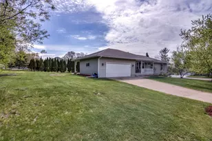 311 Glenwood Ct, Chippewa Falls, WI 54729 - Photo 2
