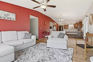 534 Hagman St, Eau Claire, WI 54703 - Photo 2