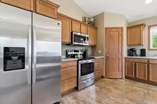 1305 Whistling Straits Ct, Altoona, WI 54720 - Photo 8