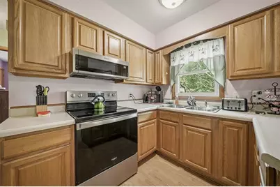 3221 Venus Avenue, Eau Claire, WI 54703 - Photo 8