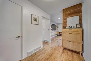 2007 Grandview Dr, Eau Claire, WI 54703 - Photo 14