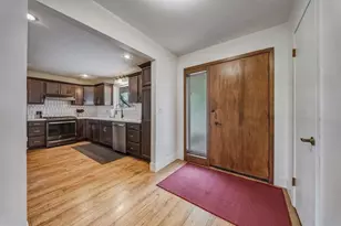2007 Grandview Dr, Eau Claire, WI 54703 - Photo 6