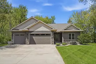 1904 Deblene Ln, Eau Claire, WI 54703 - Photo 2
