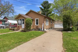 609 Morningside Dr, Eau Claire, WI 54703 - Photo 2
