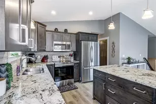 896 Glacier Dr, Altoona, WI 54720 - Photo 12