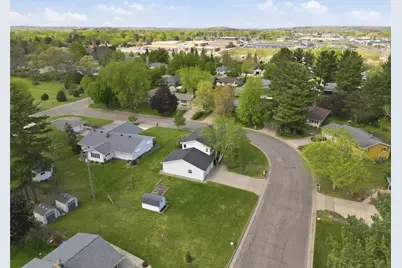 2610 Marilyn Drive, Eau Claire, WI 54701 - Photo 40